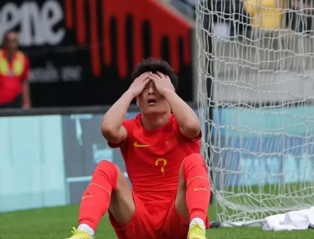 中国足球为什么越来越差？我算是找到答案了，不是管理不行，也不是教练不行，更不是海