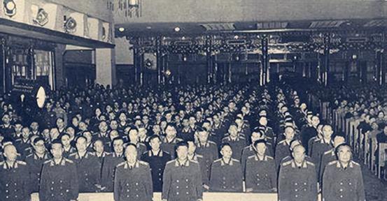 贺炳炎认为他军衔低了，拉着他找罗帅，王建安：过去任职有争议！“1955年9月的