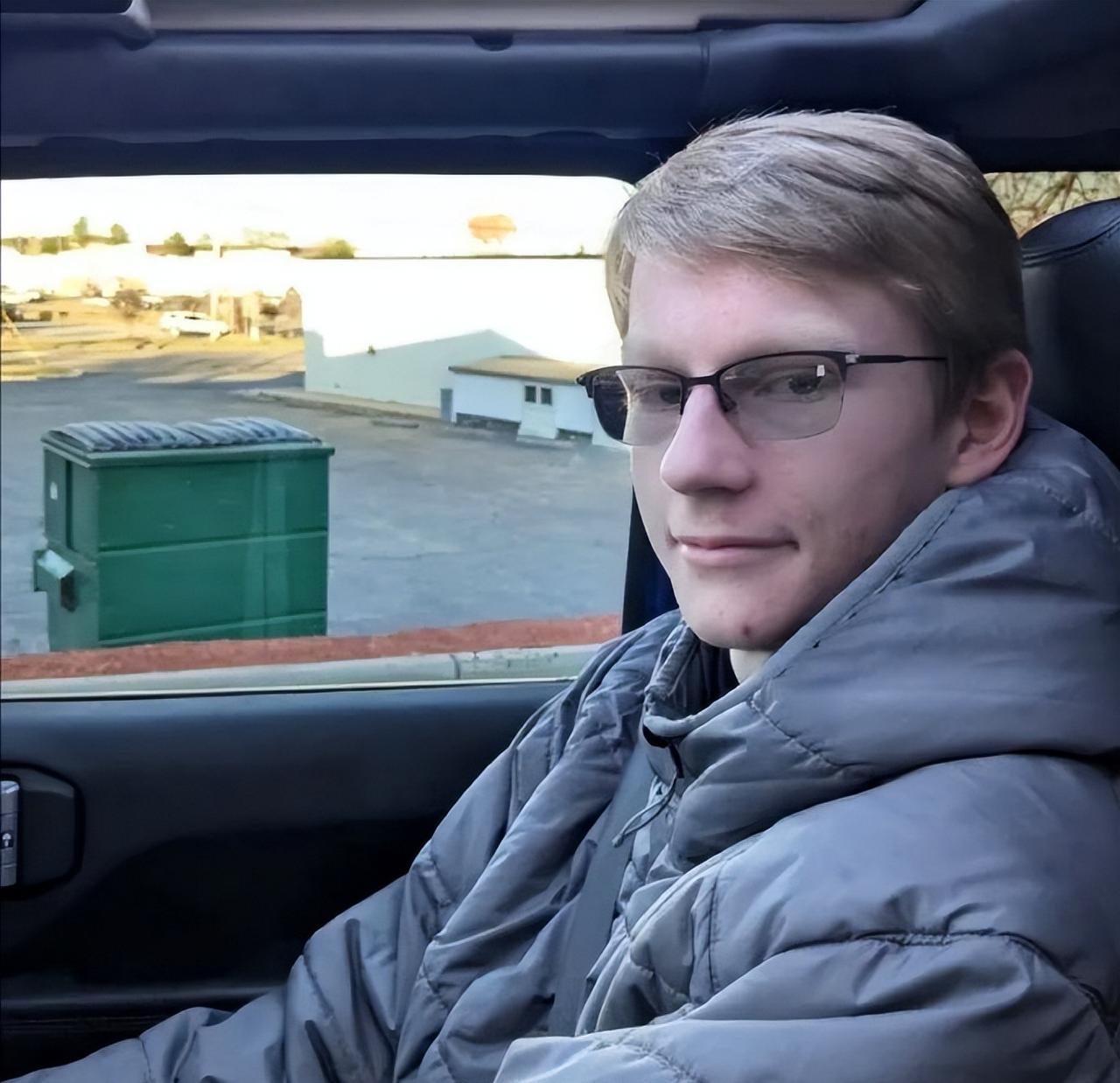 对特朗普怒火开始发酵？美特勤局击毙闯入海湖庄园男子，尸体上发现大批武器！最近