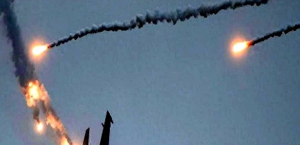 菲律宾空军1架NC-212型机在中方连续警告背景下依然非法强闯中国黄岩岛空域，中