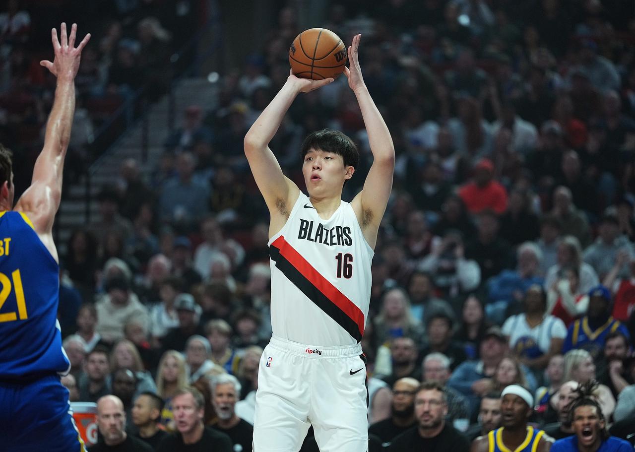 王仕鹏公开批评杨瀚森，职业球员赛后没时间吃夜宵！中国男篮名宿王仕鹏在直播解说