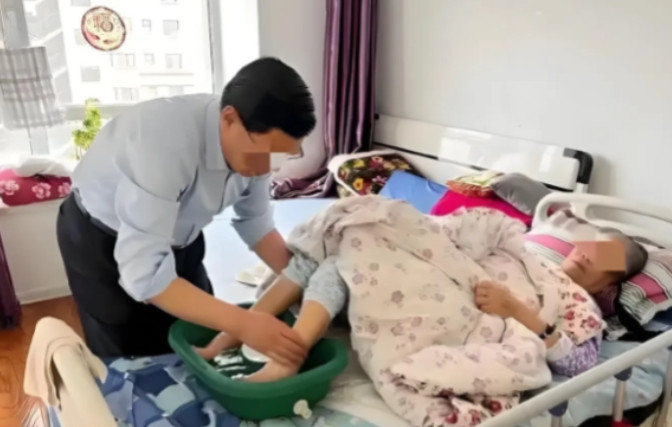 “判得好！”上海一男子伺候瘫痪母亲5年，母亲去世后，按协议他一人继承母亲的房子，
