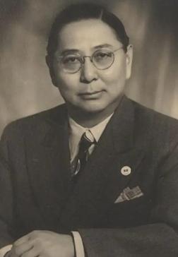 1949年，南京马上解放，孙中山之子孙科对中山陵的护卫们下了一道命令：“毛泽东和