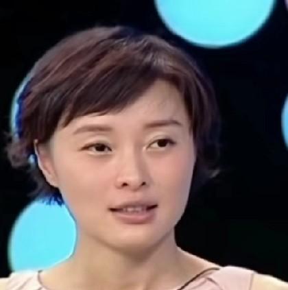 吴越说起有一次她和柯蓝在拍戏的时候就讲到关于洁癖的事儿柯蓝就说吴越你这个事儿要改