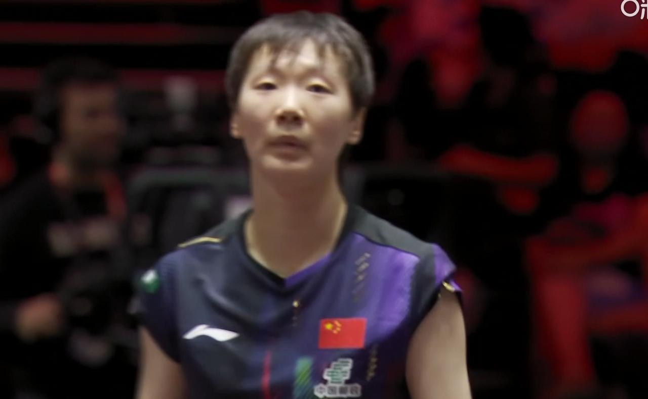 局点球，裁判直接判罚鳗鱼违规发球，鳗鱼挑战鹰眼失败，9:11输了。前两局