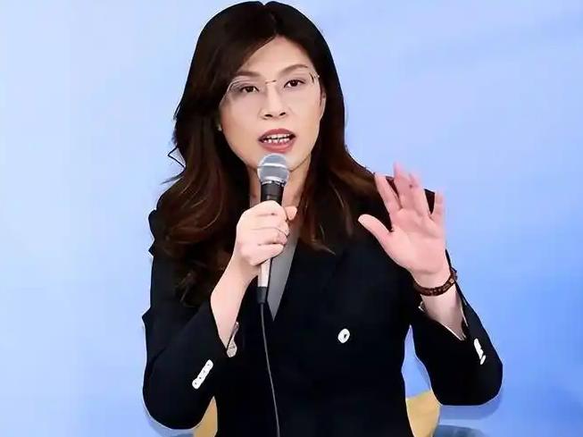 中国国民党主席郑丽文发布声明， 3月28日上午，郑丽文与韩国瑜、洪秀柱等人，