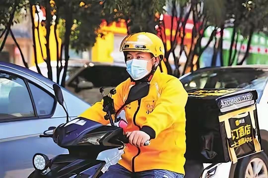 外卖真的不要再送了，本来是个为人民服务的行业，被现在的外卖员搞的不像样子，靠送外