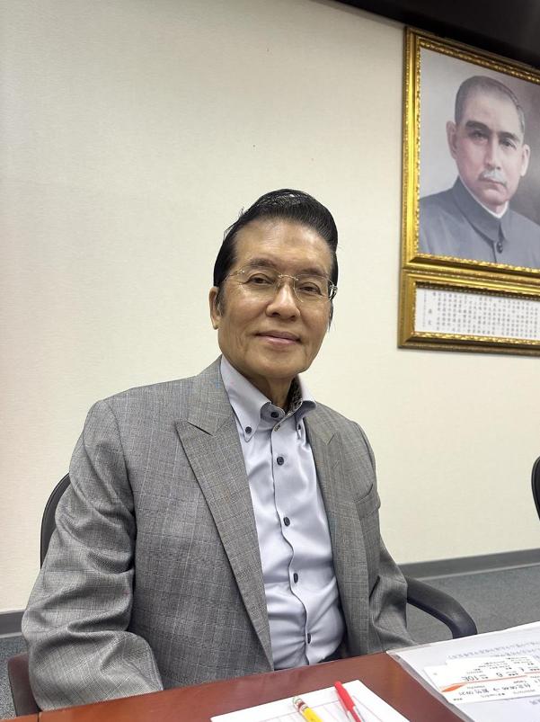 就在刚刚，国民党副主席张荣恭发表声明，4月24日，针对赖清德窜访斯威士兰