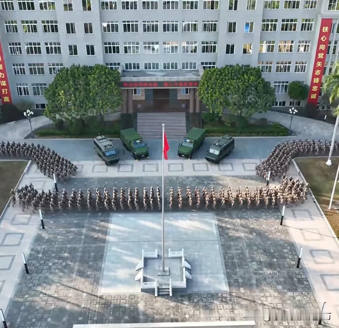 [呲牙笑]据说是新型“猛三”平台，俯视图也看不出来具体有什么不同。