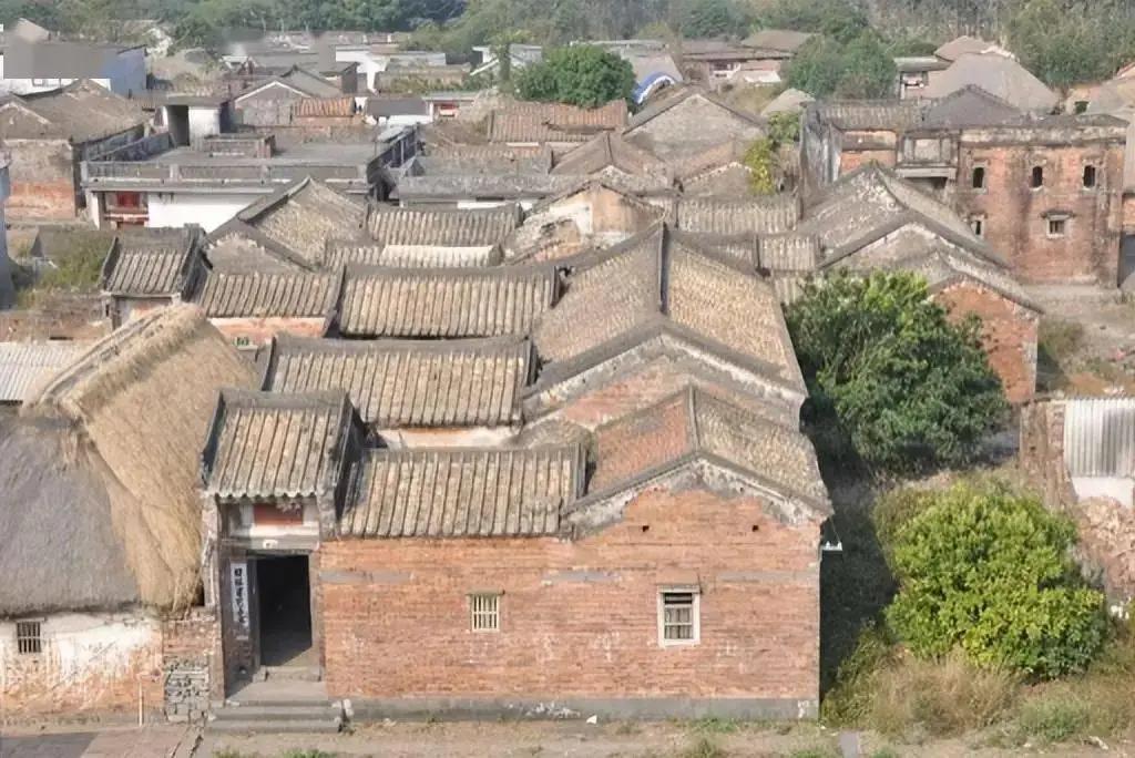 雷州少榄村，最被"低估"古村：元朝开基、清代豪宅、文脉爆棚。1309年，一个
