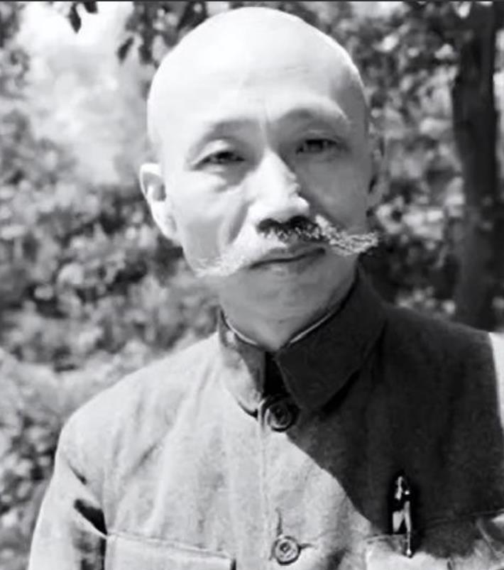 1935年，王家烈被蒋介石逼迫，交出兵权后考察散心，蒋介石也够意思，给了3万大洋