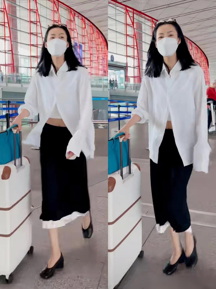 刘雯T台上穿的是几万块的高定，下了台就剩白T、牛仔裤、一双分趾鞋。早些年她也乱穿过，套头衫、印花T、