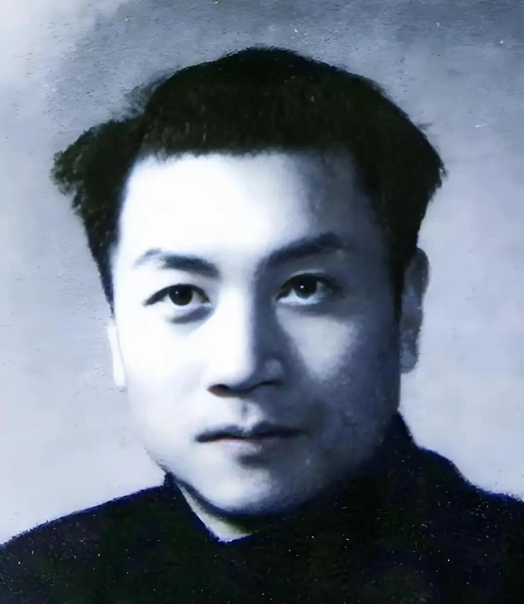 1944年，地下党任远被捕，他被捕后，装疯卖傻，企图蒙混过关。谁知在狱中，他撞见