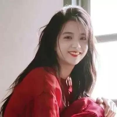 阳光洒进来的温暖瞬间，笑靥如花的你，让人心动不已。