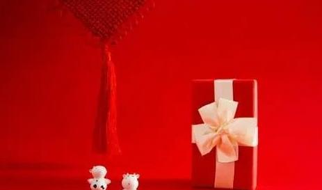 正月初一这三件衣别乱穿，穿错穷瘦一年一家都遭殃真的！每年一到春节前后，这句话