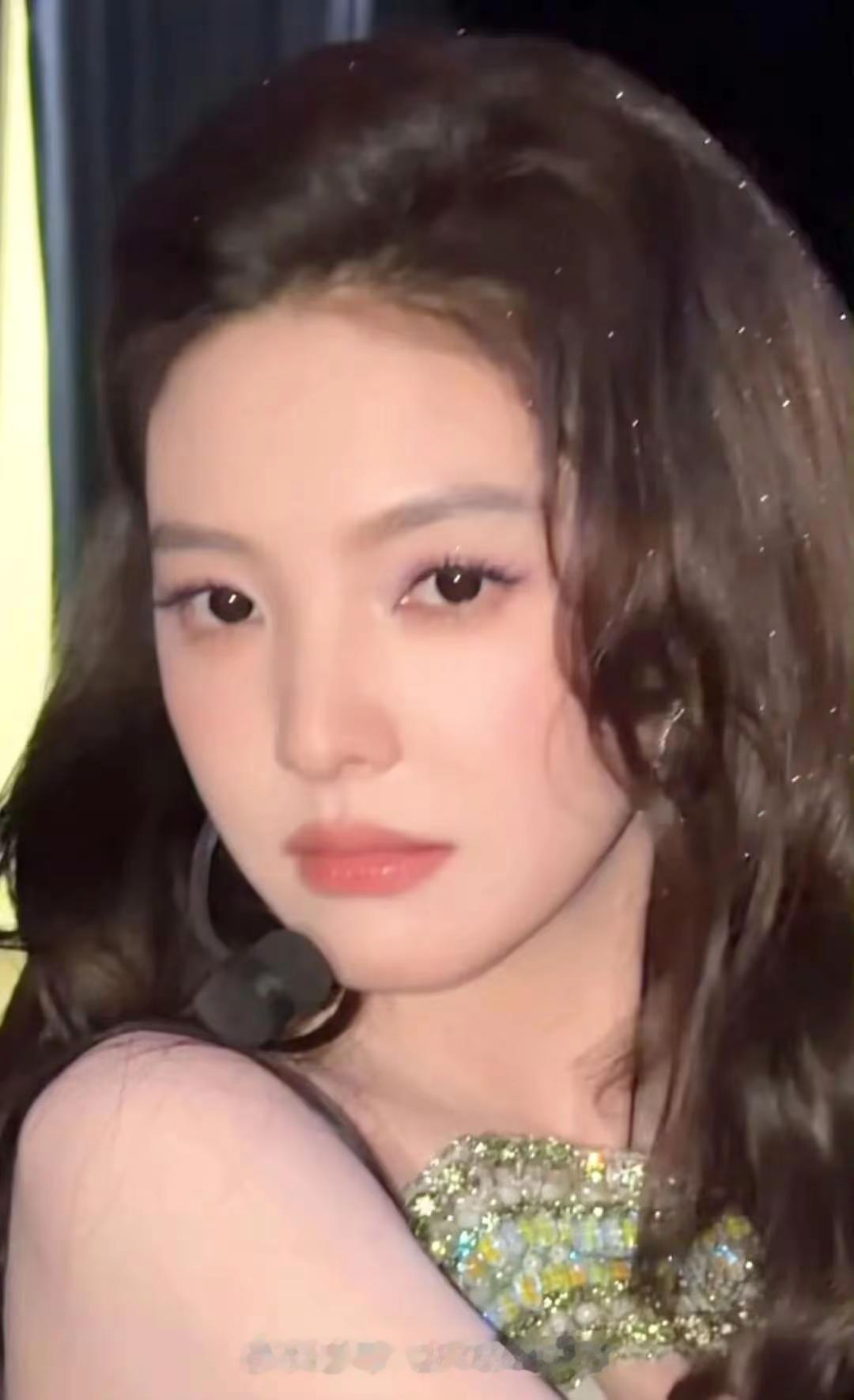 @章若楠