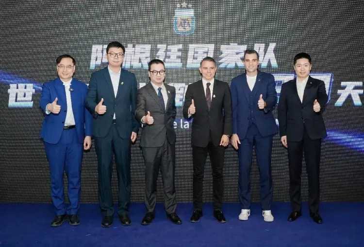 萨维奥拉：拥有梅西，是阿根廷队的荣幸和特权宋词发自北京3月12日，阿根廷足球协会