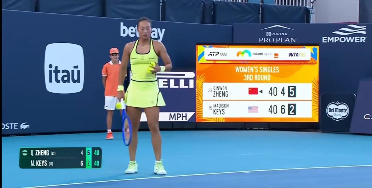 郑钦文6:2扳回一盘，将比赛带入到决胜盘，郑钦文的机会来了。小编昨天就说过，只