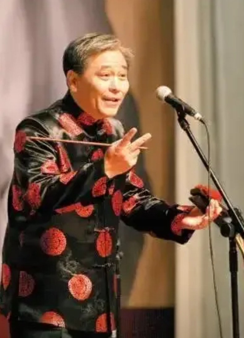 随着杨少华老先生以94岁高龄去世，也是相声届最长寿的艺术家，目前“宝”字辈相声演