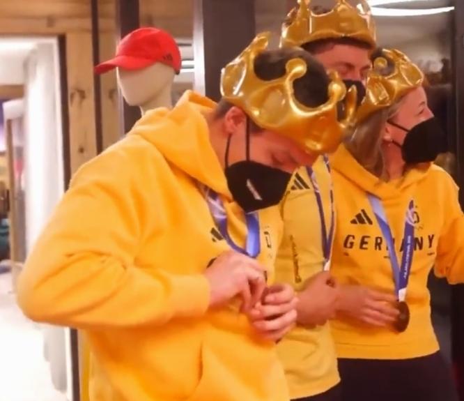 没办法，又拿北京奥运会奖牌说事，这可不是咱们故意的！谁让其他主办国不争气呢！