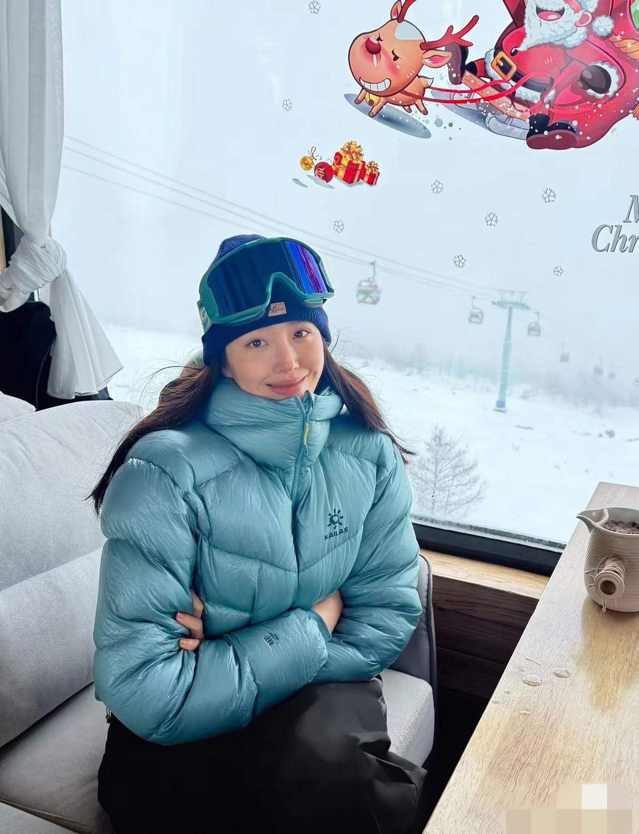 杨采钰的梨涡特别甜，可她命好像有些……青春一开篇就和老登结婚现在孩子都生了