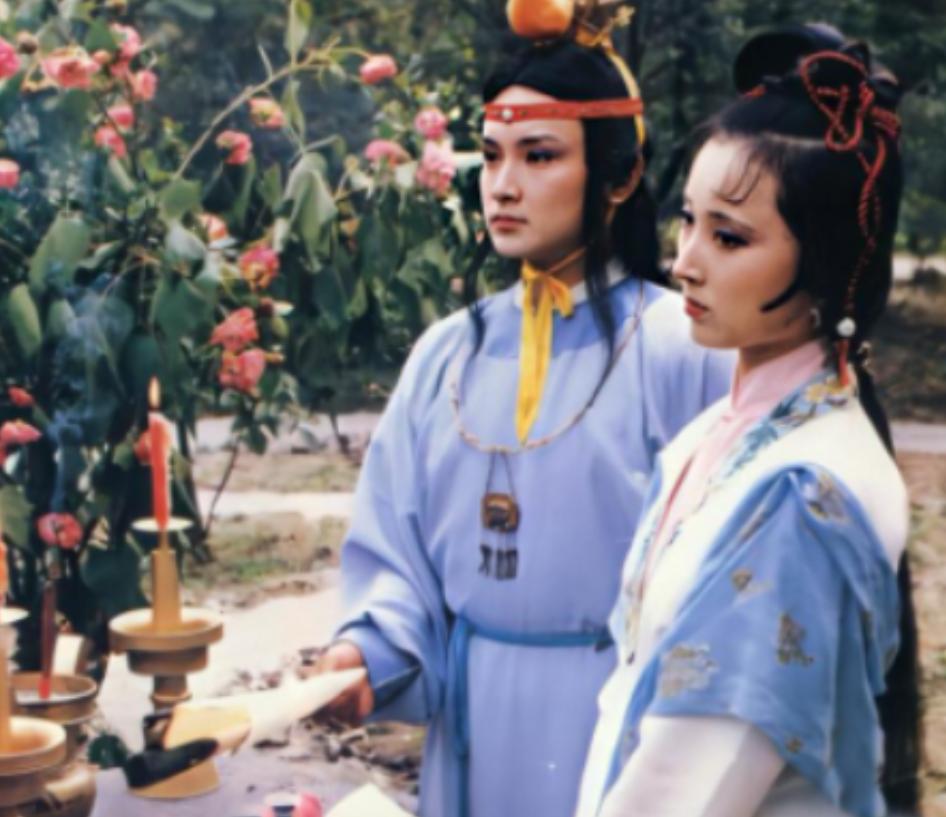 演员欧阳奋强说：“当年王扶林导演筹备《红楼梦》，定我出演贾宝玉。戏剧名家吴祖光先
