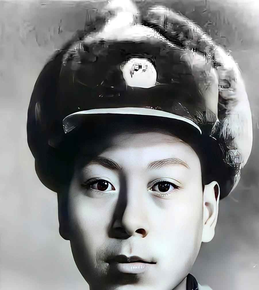 最让人窒息的是什么？是你抱着必死的决心冲上去，结果死神跟你开了个玩笑。爆破筒