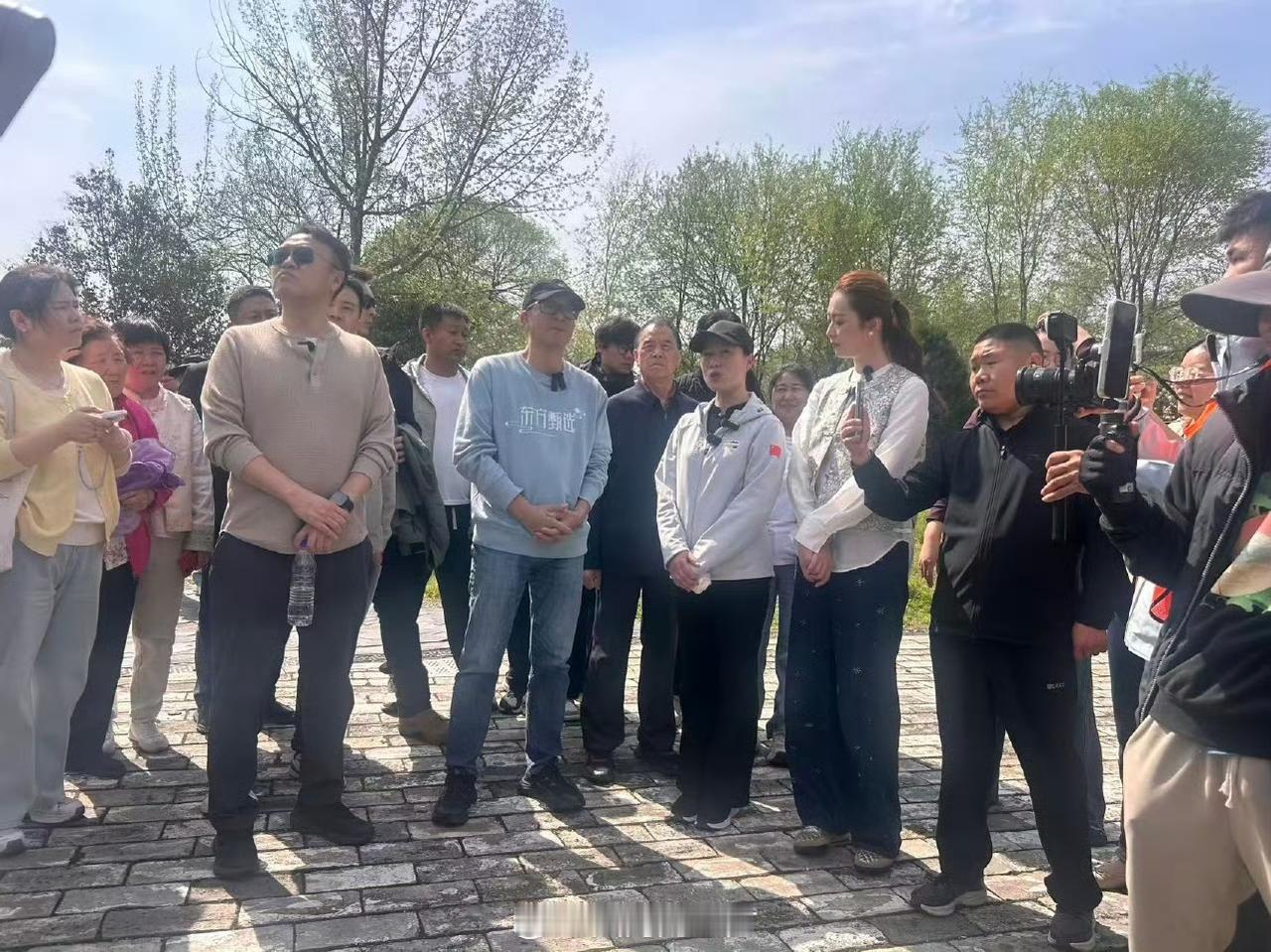 对于俞敏洪来讲，我觉得做的最正确的事情是，让董宇辉独立出来。因为正如俞敏洪所说，