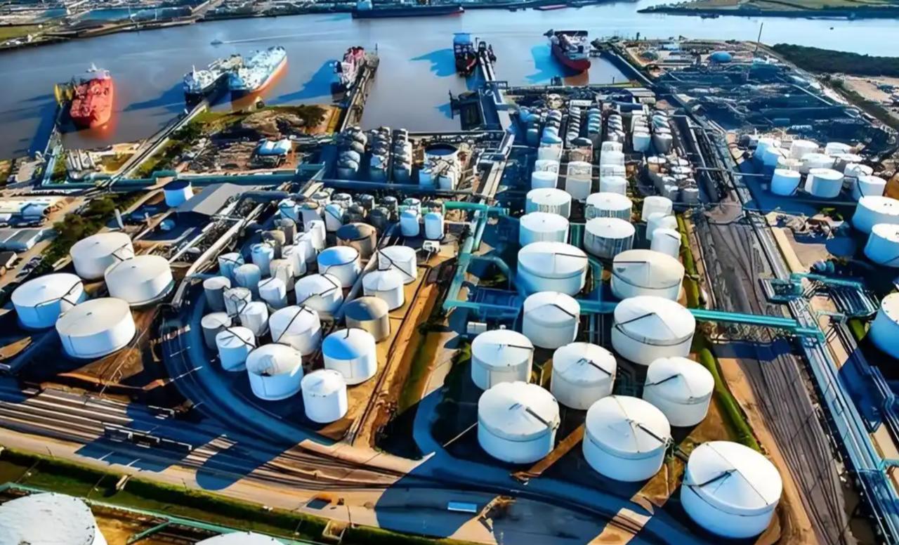 全世界终于看明白，为什么中国在25年疯狂囤积石油！ 现在美伊大战全球能源危机