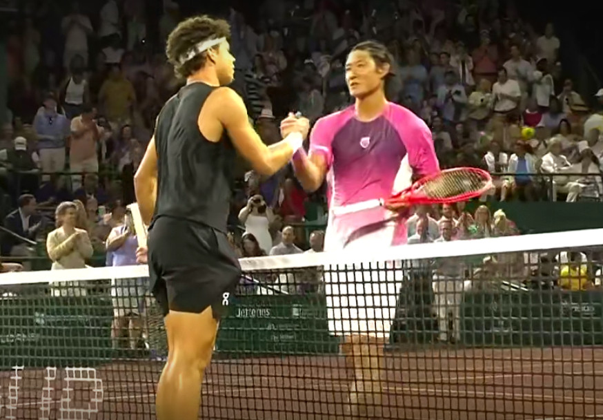 好消息是张之臻在整场比赛中都和头号种子、2024休斯顿赛会冠军谢尔顿保持住了对抗