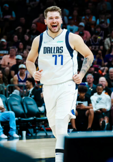 东子是否因为出道早而使身体已经出现比较严重的磨损才导致状态不稳且容易受伤呢？按