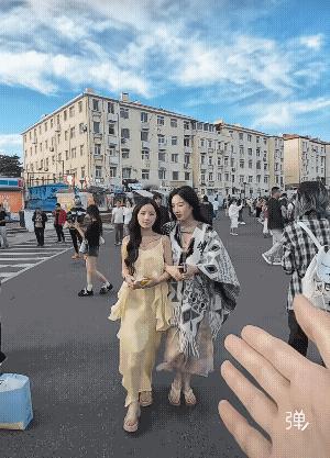 少女的笑容治愈一切![玫瑰][比心][赞]