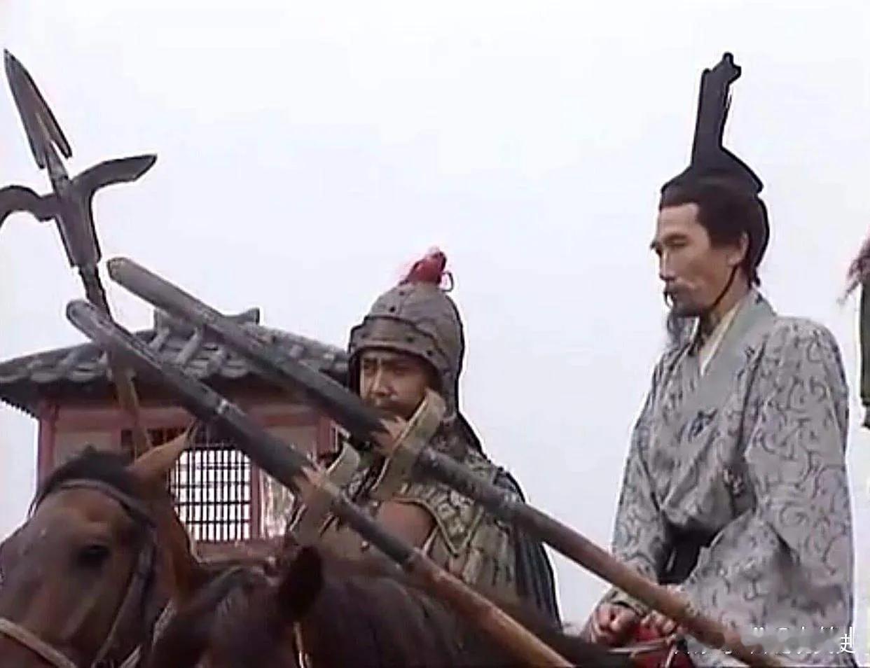 三国演义里，最无法解释的就是成济为啥要听贾充的刺杀曹髦呢？难道他不知道弑君是灭族