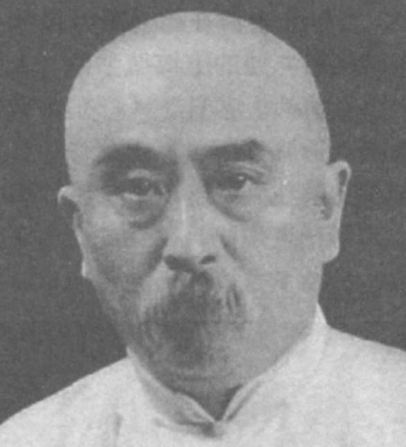 1910年，上海。一个中医大夫出版了一本书，说自己做了个梦。梦里的中国：