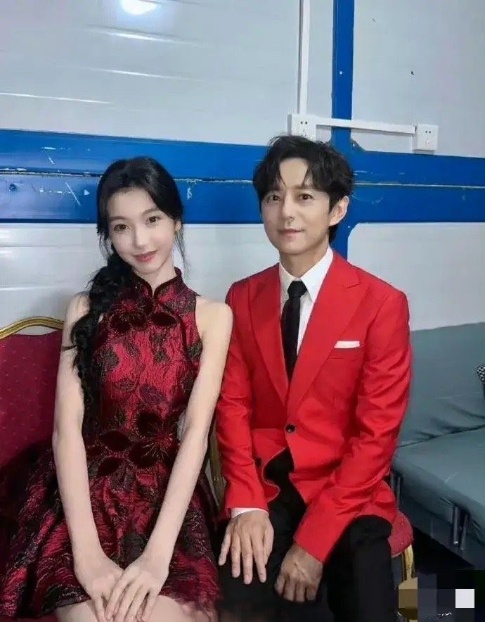 真切地感受到何老师老了，看到他的手生图，真是让人心疼