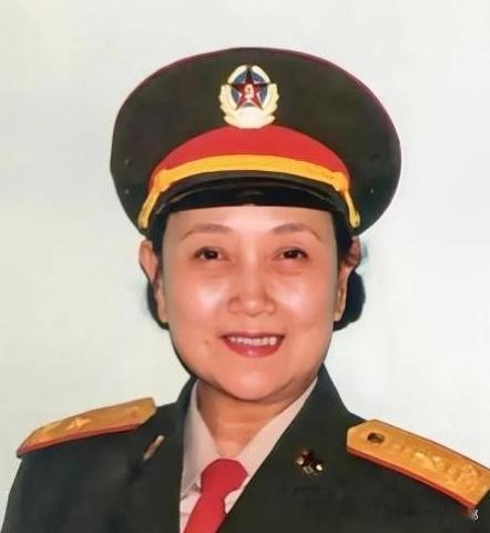 1966年，八一厂已经很乱了，当时厂里私底下流传着一句话：“男的，不如女的，老的