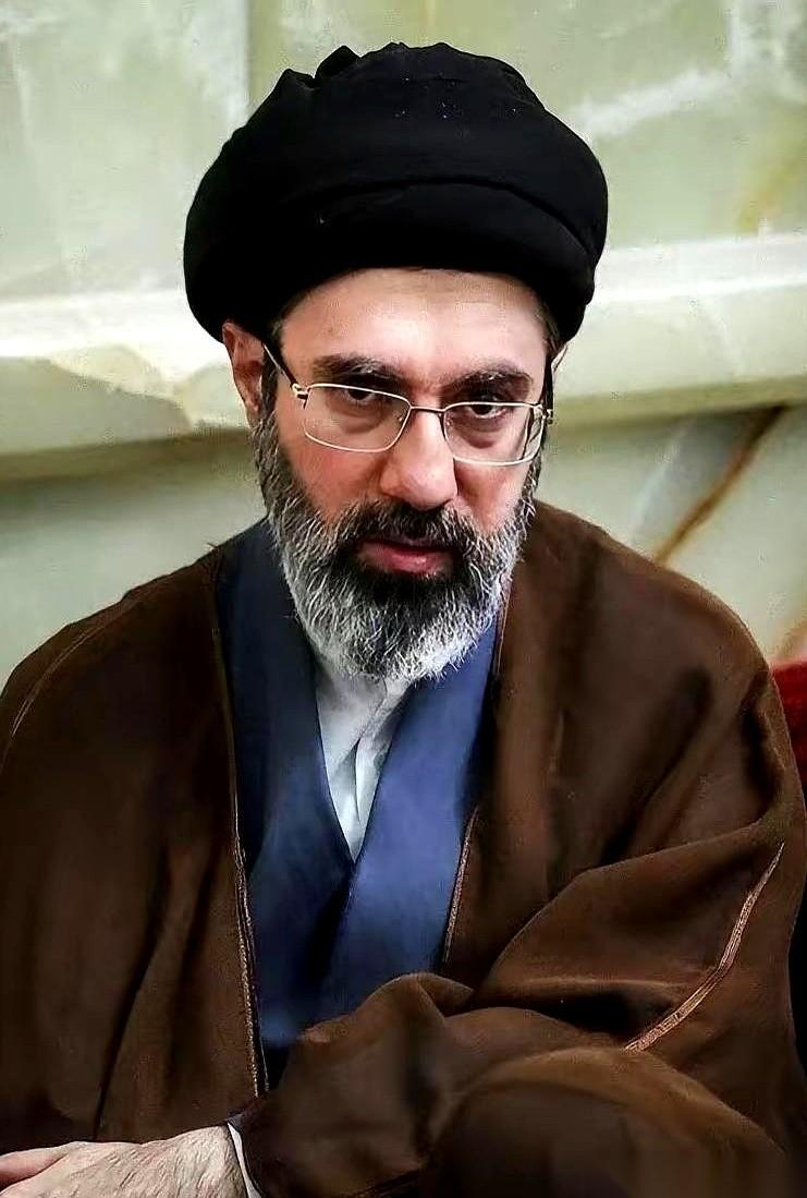 伊朗这次清理门户，玩了一招狠的。他们故意泄露一份假情报，上面悄悄打了一个外人看