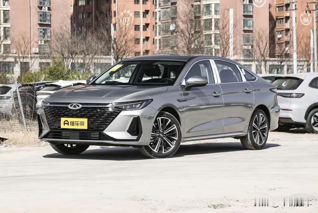 一直也觉得奇怪，奇瑞艾瑞泽8咋就干不过吉利星瑞呢。从外观上看，艾瑞泽8稳重大气，