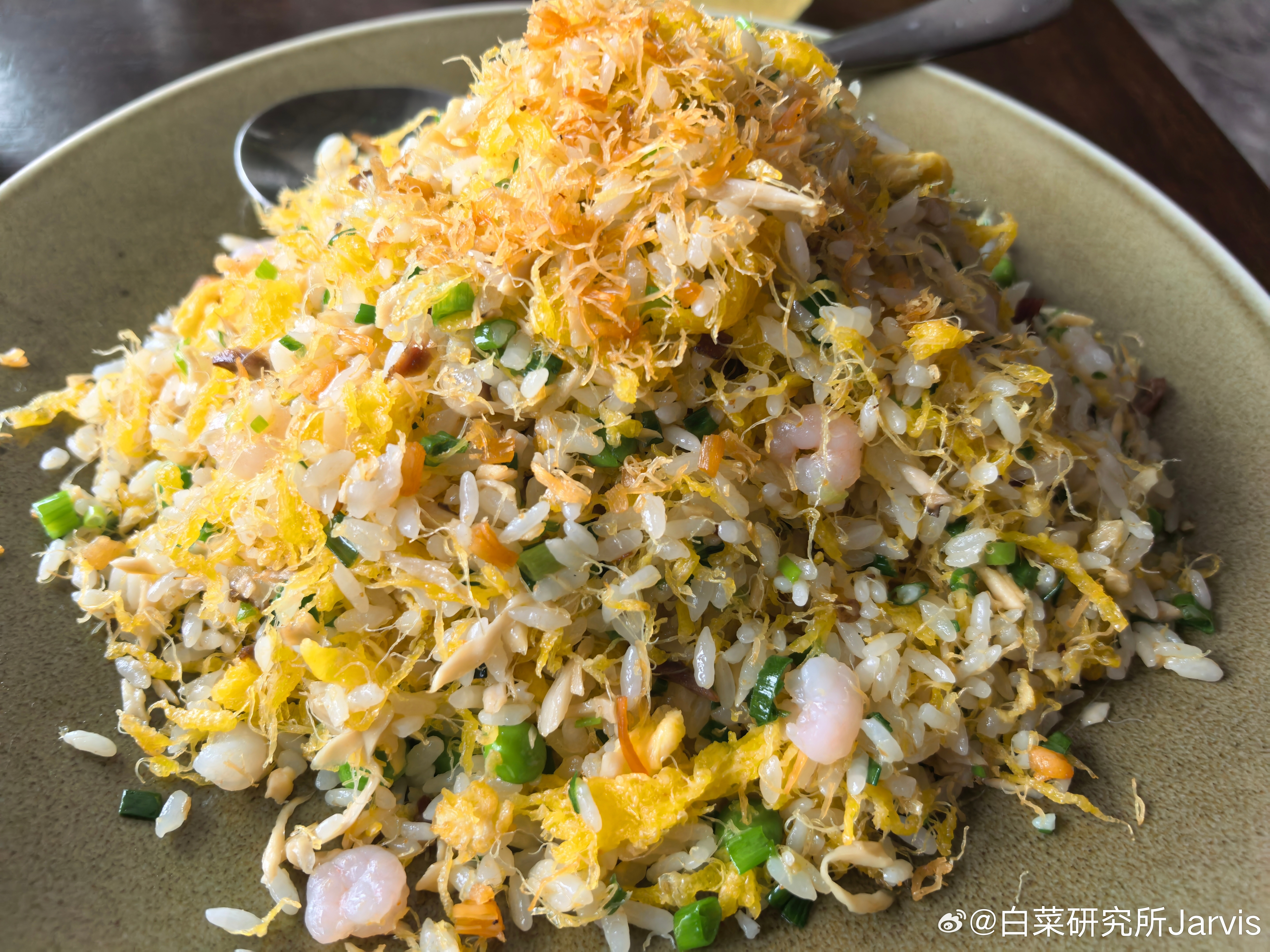 淮扬菜还是扬州的好吃啊，摆盘也是很能上得了台面的，可以可以。​​​