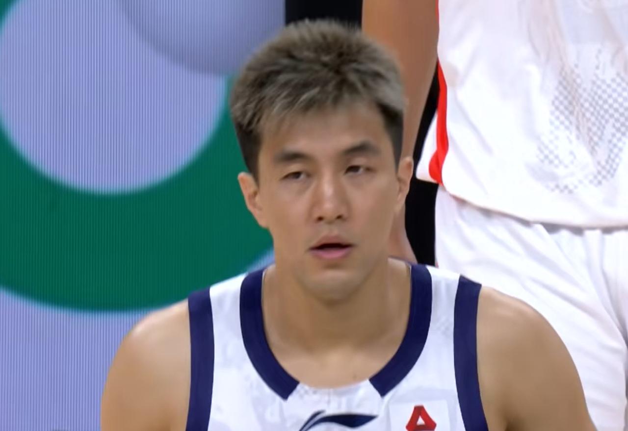 郭艾伦接受记者采访，感慨万千！2年前的三方交易，很多人都说广州队赚大了，辽宁队