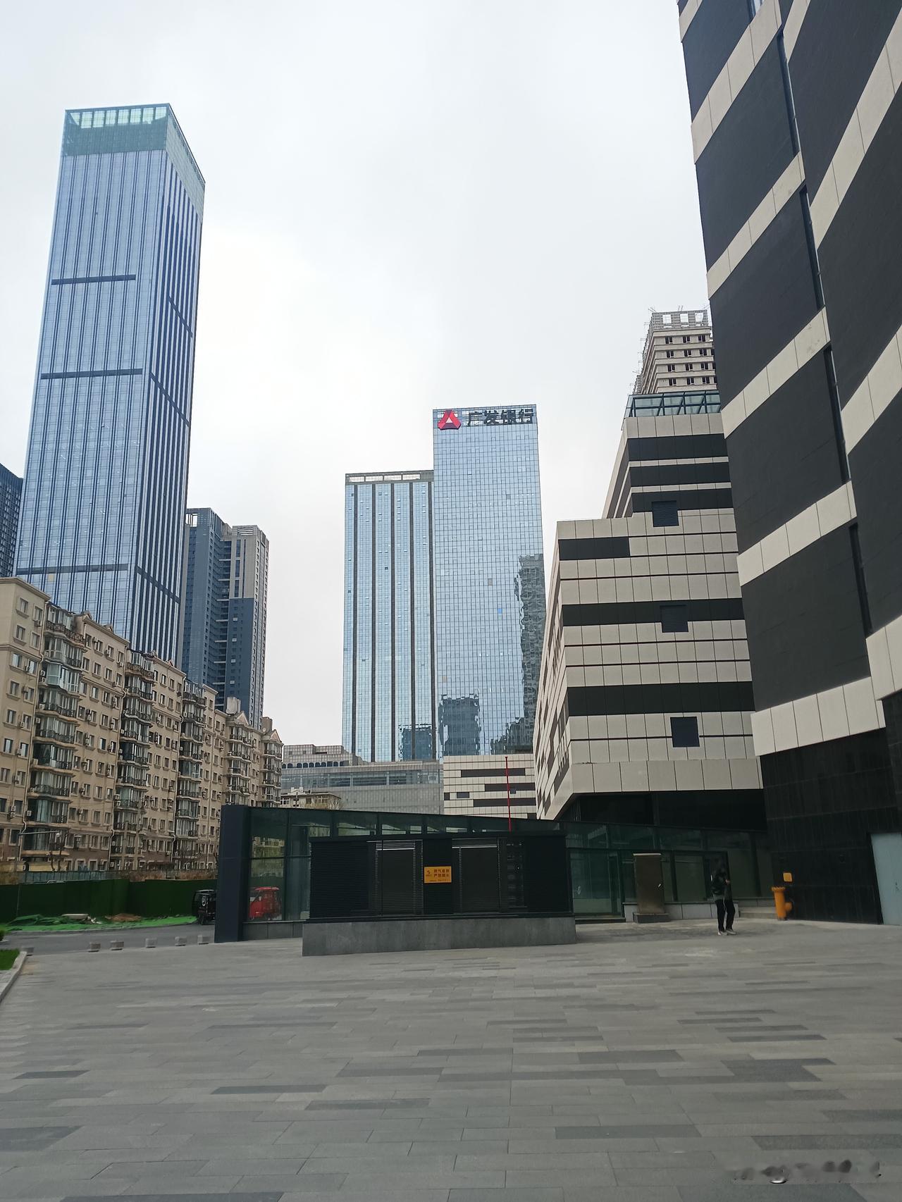 东北亚国际化中心城市随着沈阳城市晋级具备东北亚第一城优势沈阳大街小巷发生巨