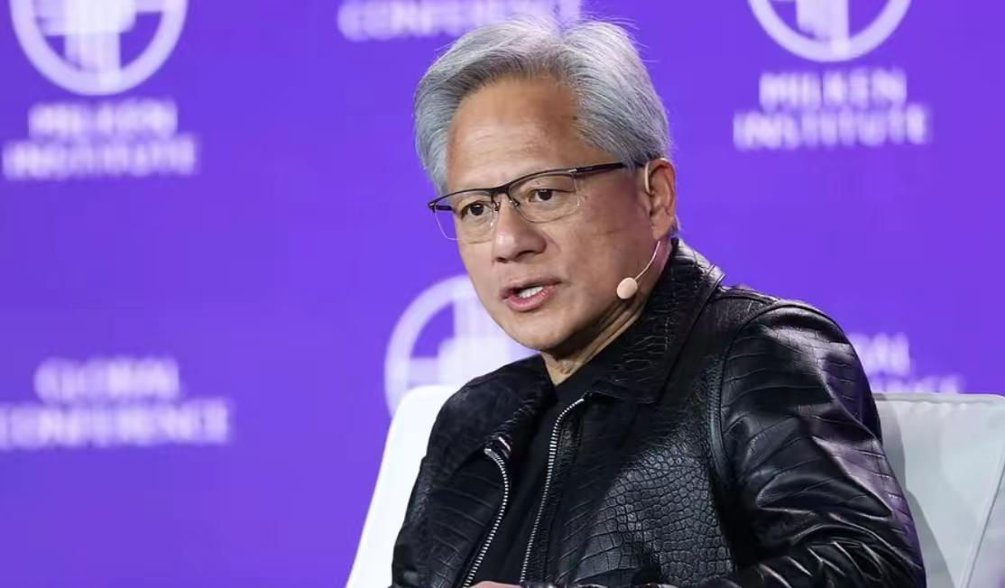 原来我们都被骗了！美国也被骗了，黄仁勋说出来事实，我们都没有想象到，原来英伟达的