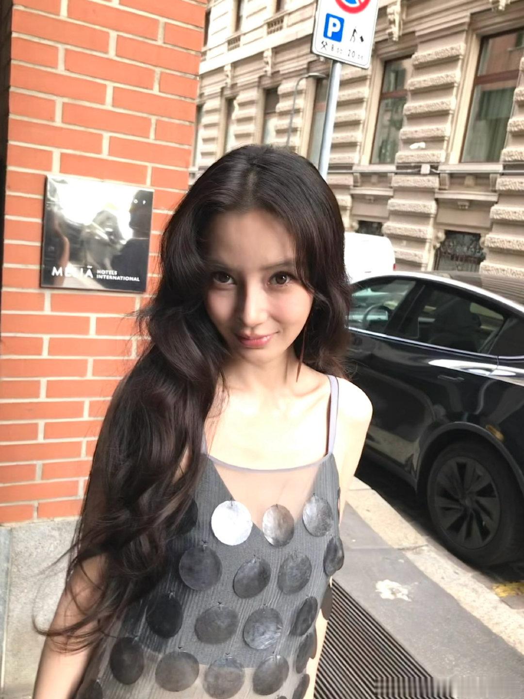 #angelababy##Angelababy时尚圈最严厉的母亲回来了#你杨颖妈妈脸在江山在​