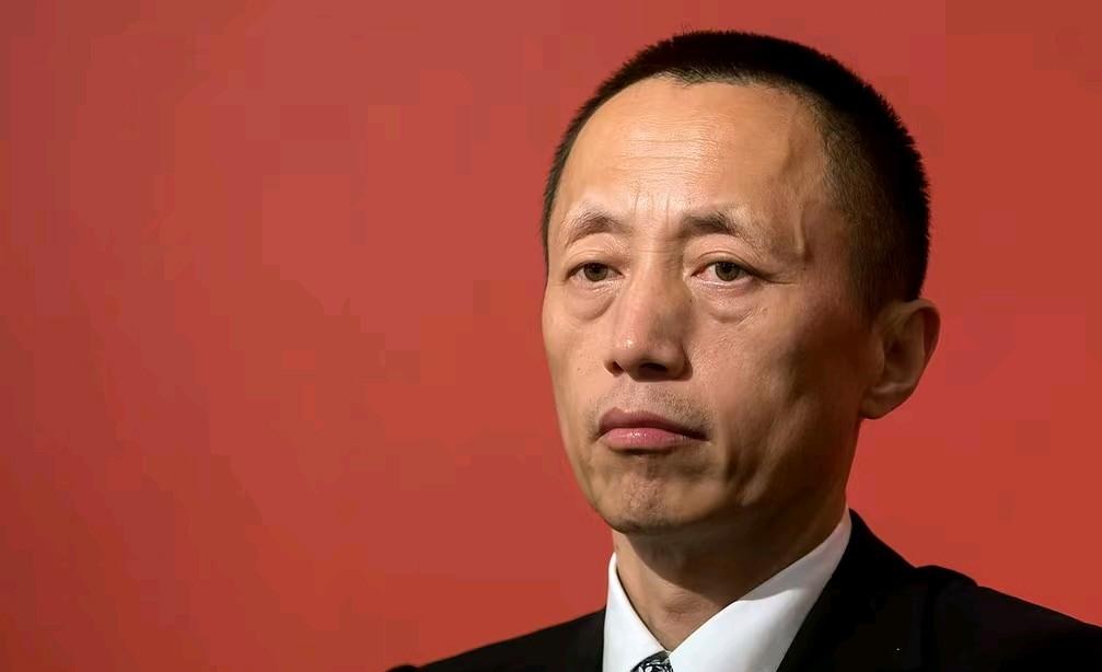 万科第二代掌门人郁亮申请退休，说是到岁数了，其实他也就刚过60岁，不算大。郁亮