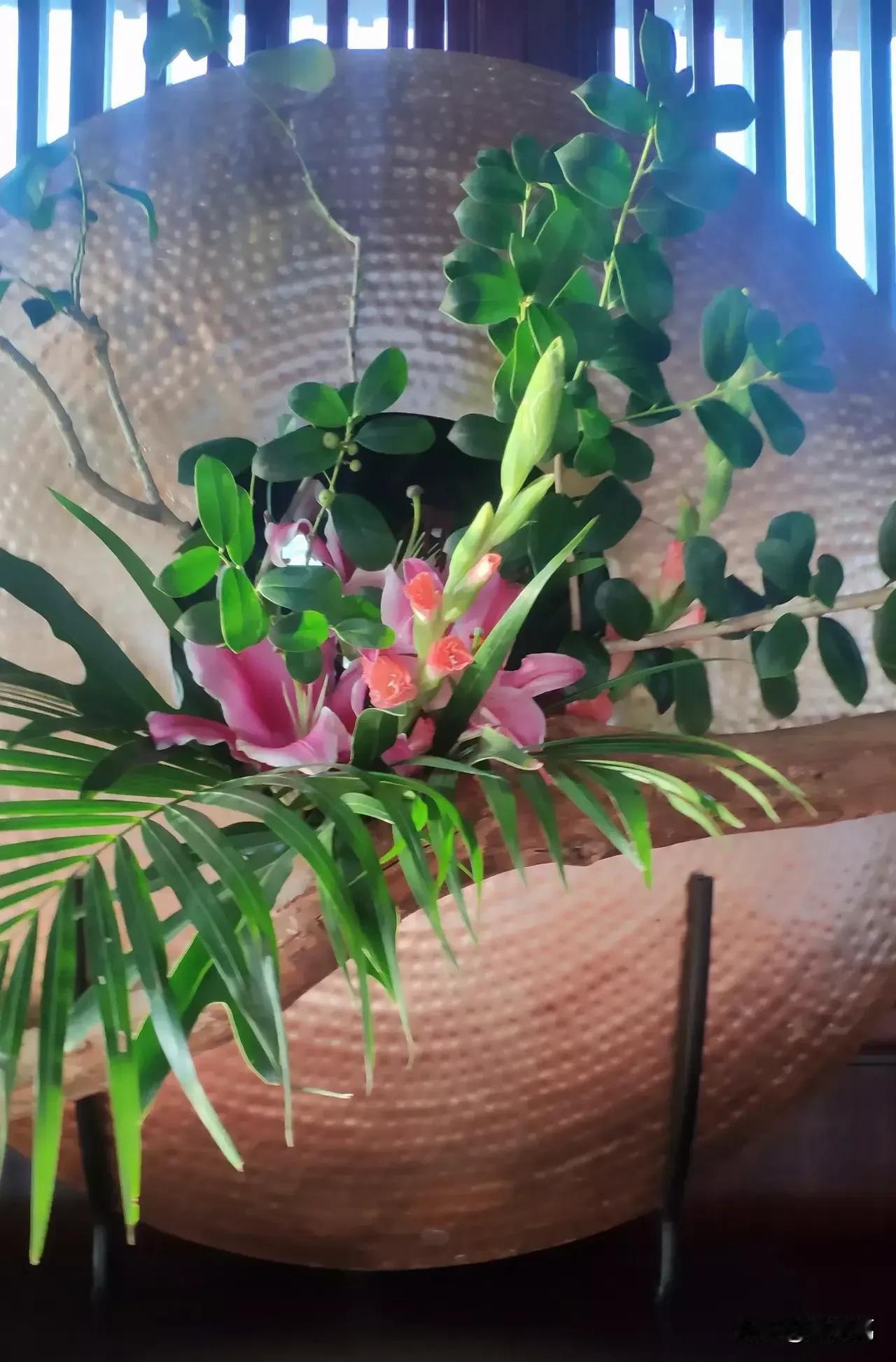 玄学上，好姻缘，是修来的！你以前种过善因，结过善缘，姻缘成熟，那人自会出现，来