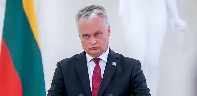 打疼了才知道哭，立陶宛被中国冷落三年，终于绷不住低头求饶了立陶宛本来跟中国关