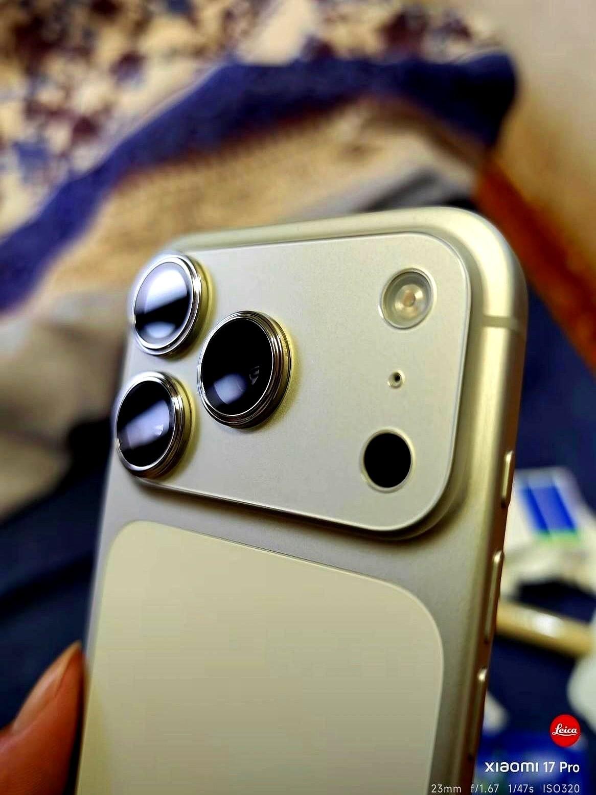 “昨晚演唱会,我左边的人拿iPhone15ProMax,右边扛索尼A7I