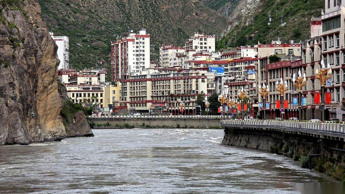 千万别在四川随便进一家街边的小饭馆，真的，你的味蕾会被当场“教做人”。今年在四