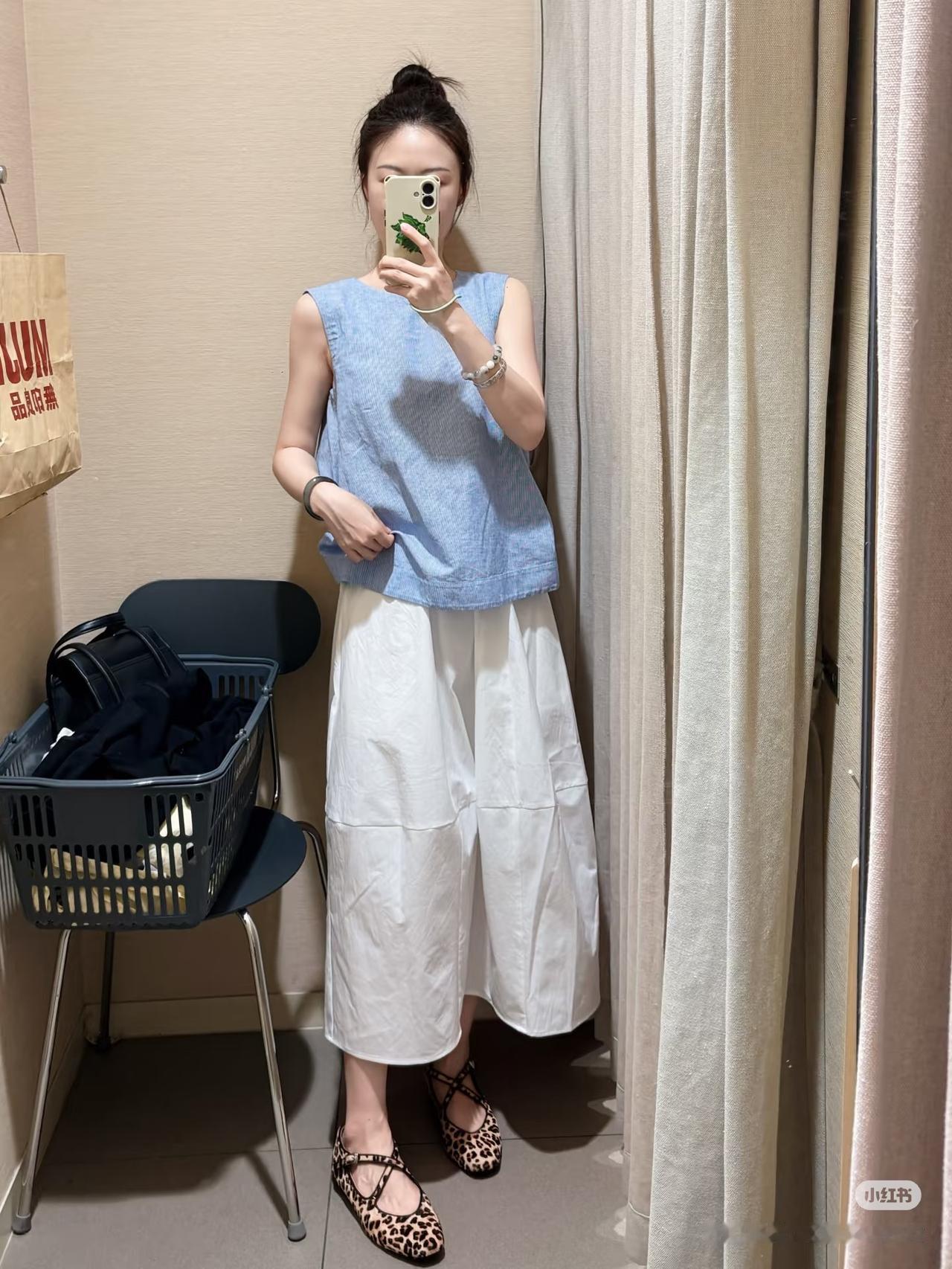 Muji这个风格赢麻了～我的时尚缪斯福建闷热的春夏交际就特别喜欢穿各种各样的