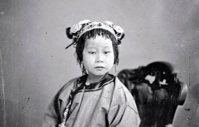 1854年，英国一商船偷载了47名中国幼女出发，其中最大的只有8岁，谁都想不到，